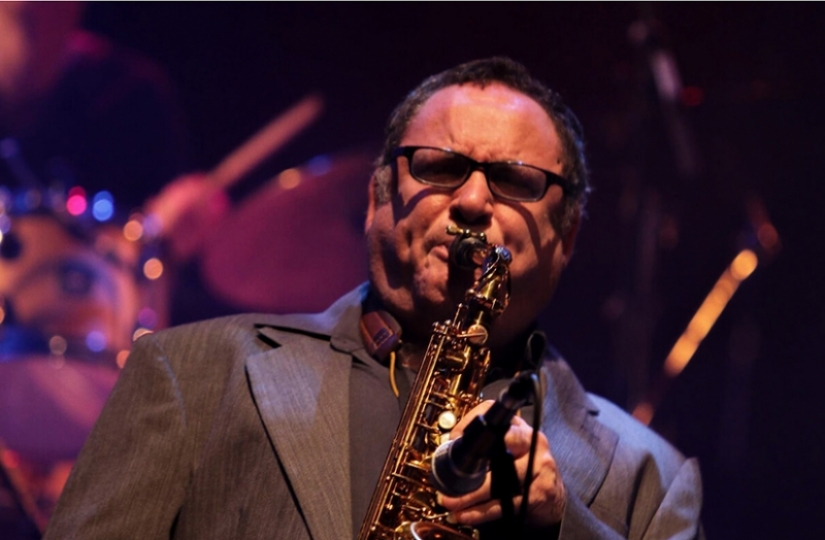 gilad atzmon 825x540 date nk