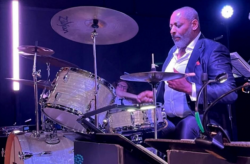 Vince Dunn & the Medicine Band Photo 1