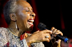 Elaine Delmar ft. Barry Green (Birthday Gig)